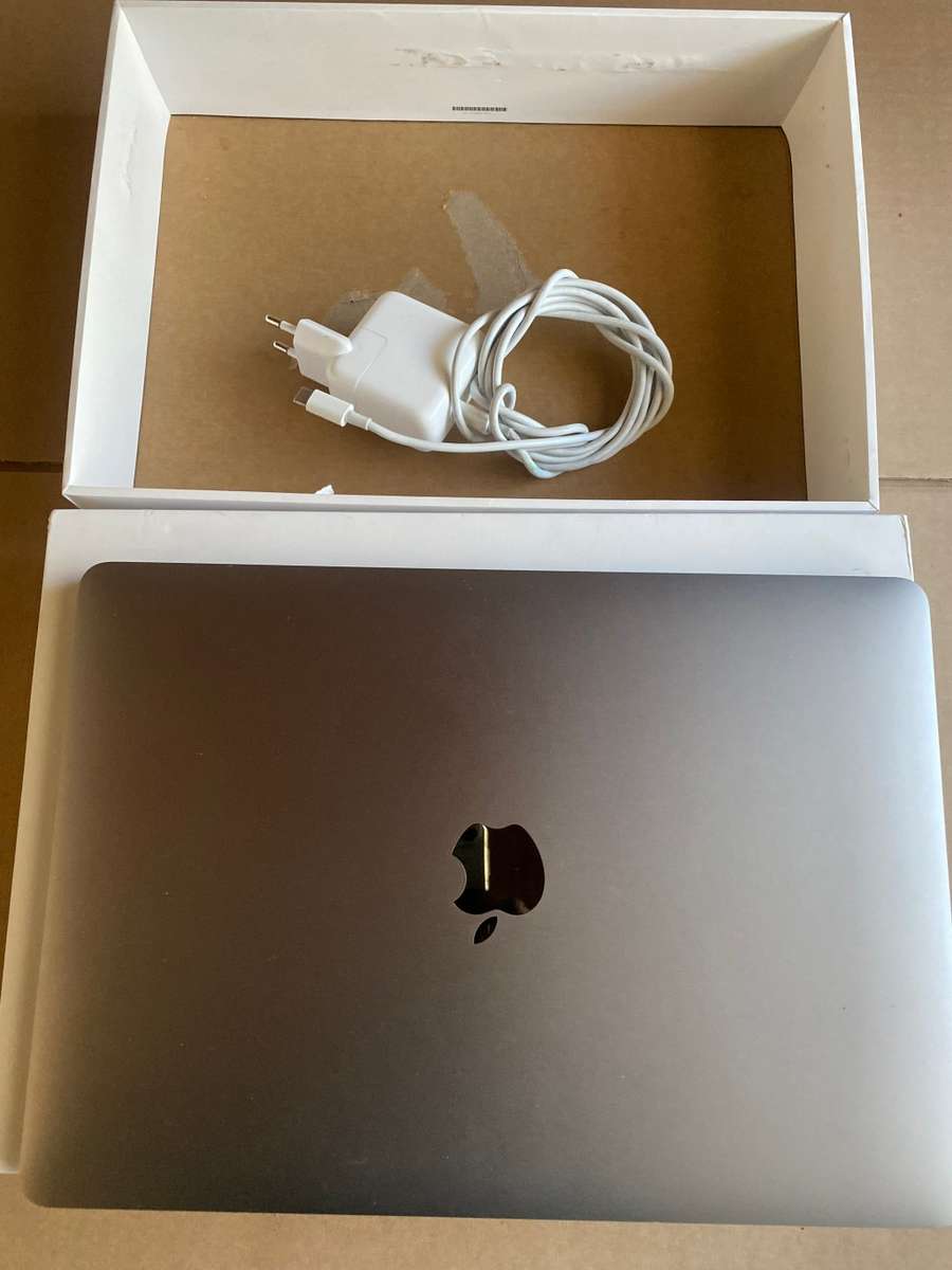 BOXED Mid 2019 Apple MacBook Air with 1.6GHz Intel Core i5 (13.3 inch, 8GB RAM, 128GB SSD